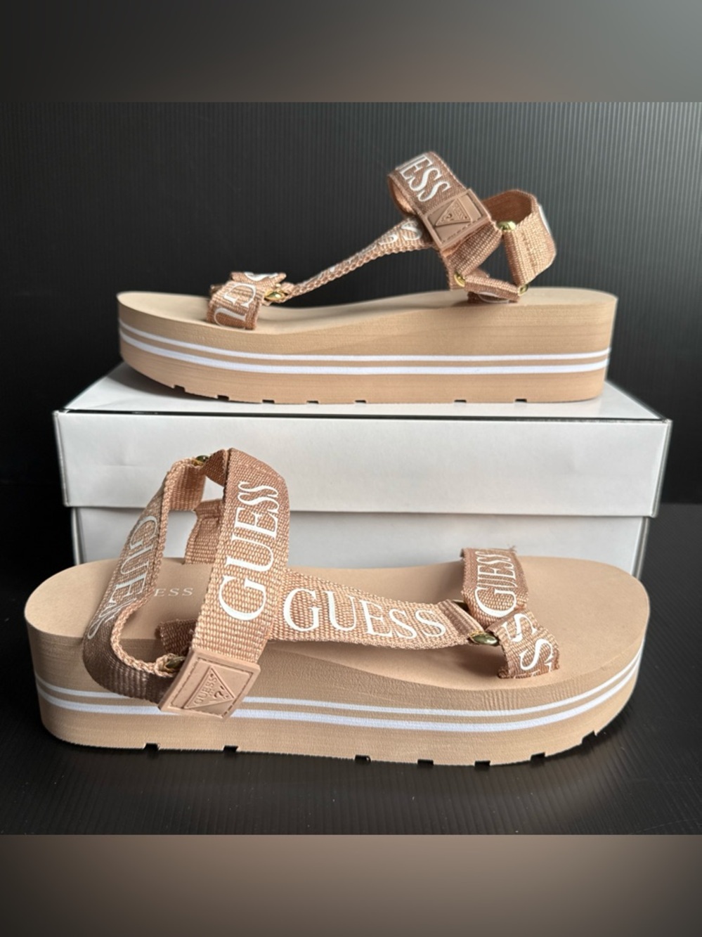 NIB GUESS Avin Pink Fabric Strap Platform Sandals Shoes Women’s Size 9.5